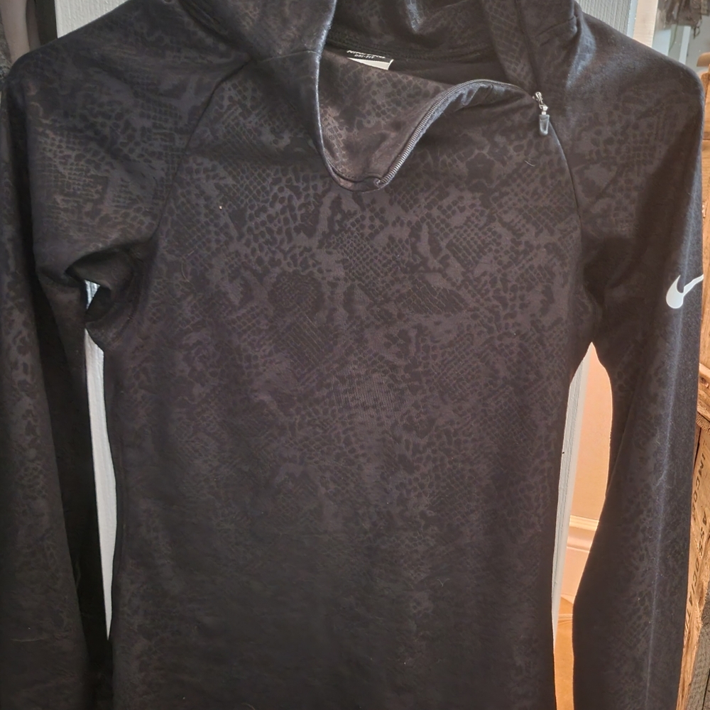 Nike long sleeve thermal shirt